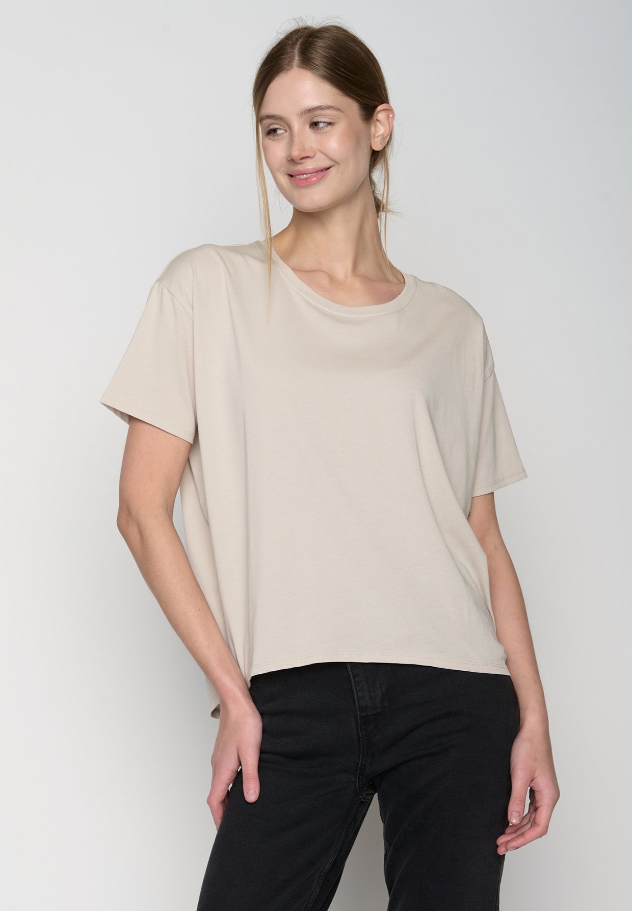 Off White: Lässiges T-Shirt aus Bio-Baumwoll-Mix für Damen [19061]