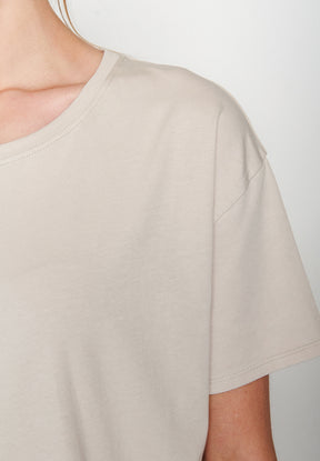 Off White: Lässiges T-Shirt aus Bio-Baumwoll-Mix für Damen [19065]