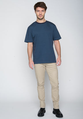 Deep Blue Stripes: Lässiges Oversize-T-Shirt aus Bio-Baumwolle für Herren [19105]