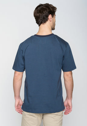 Deep Blue Stripes: Lässiges Oversize-T-Shirt aus Bio-Baumwolle für Herren [19106]
