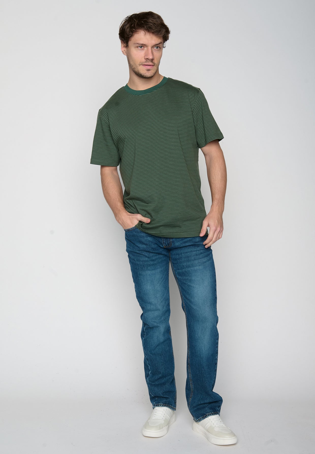 Forest Stripes: Lässiges Oversize-T-Shirt aus Bio-Baumwolle für Herren [19111]