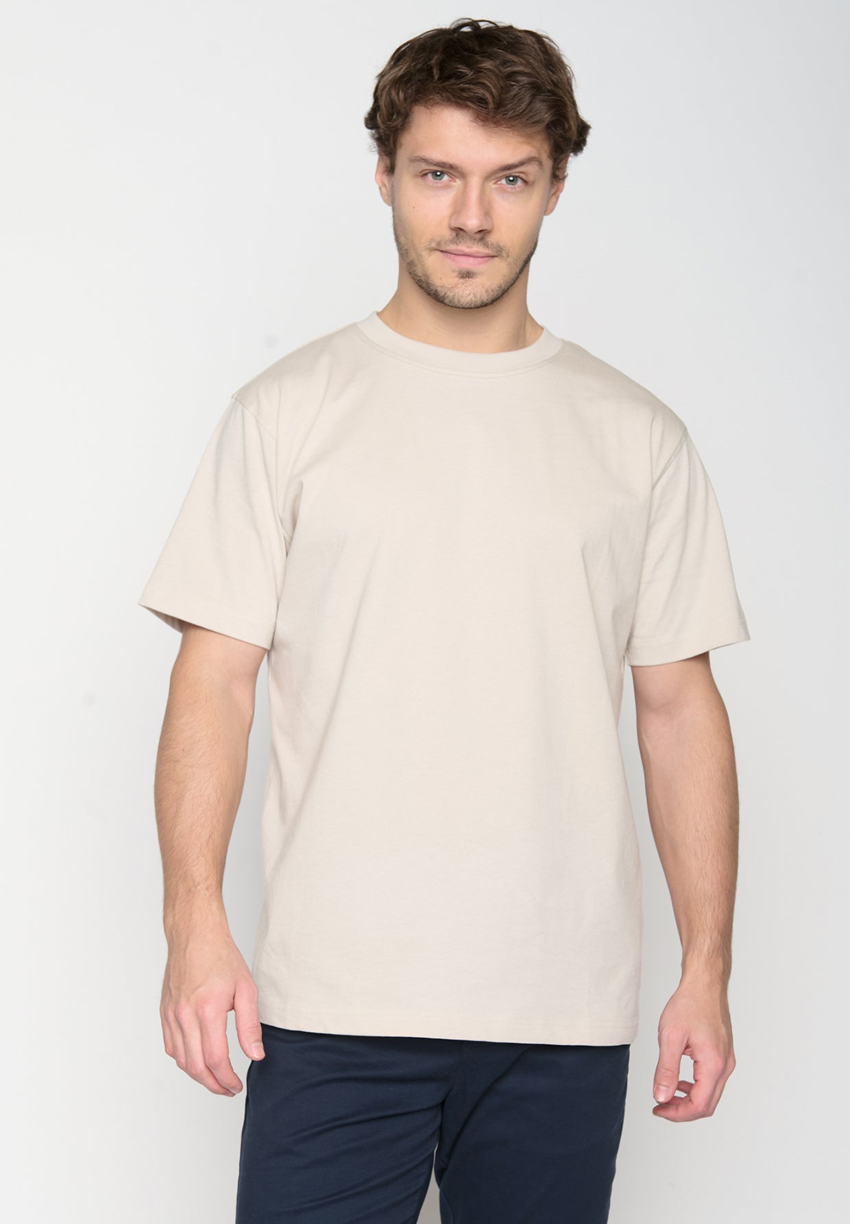 Off White: Lässiges Oversize-T-Shirt aus Bio-Baumwolle für Herren [19116]