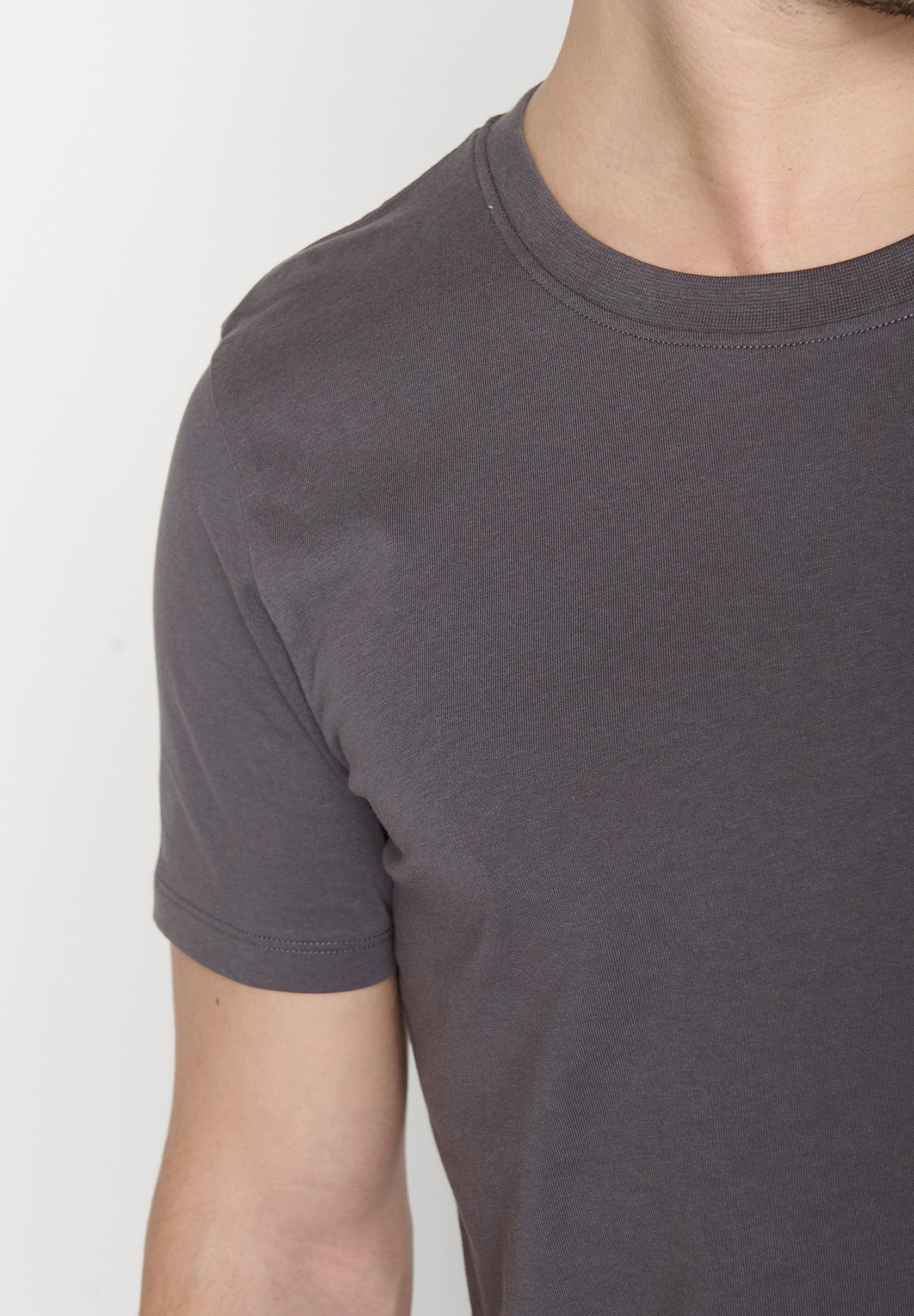Anthracite: Sportliches T-Shirt aus Bio-Baumwolle für Herren [19126]