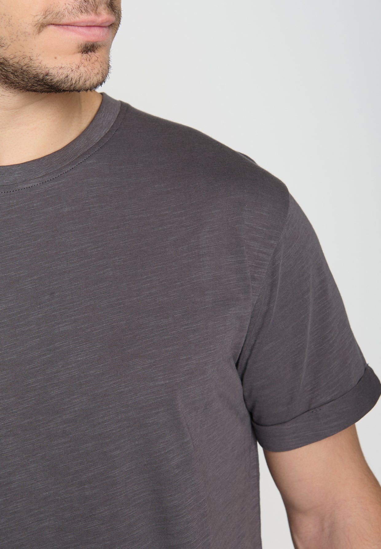 Grau:  Lässiges T-Shirt aus Bio-Baumwoll Mix für Herren [19187]