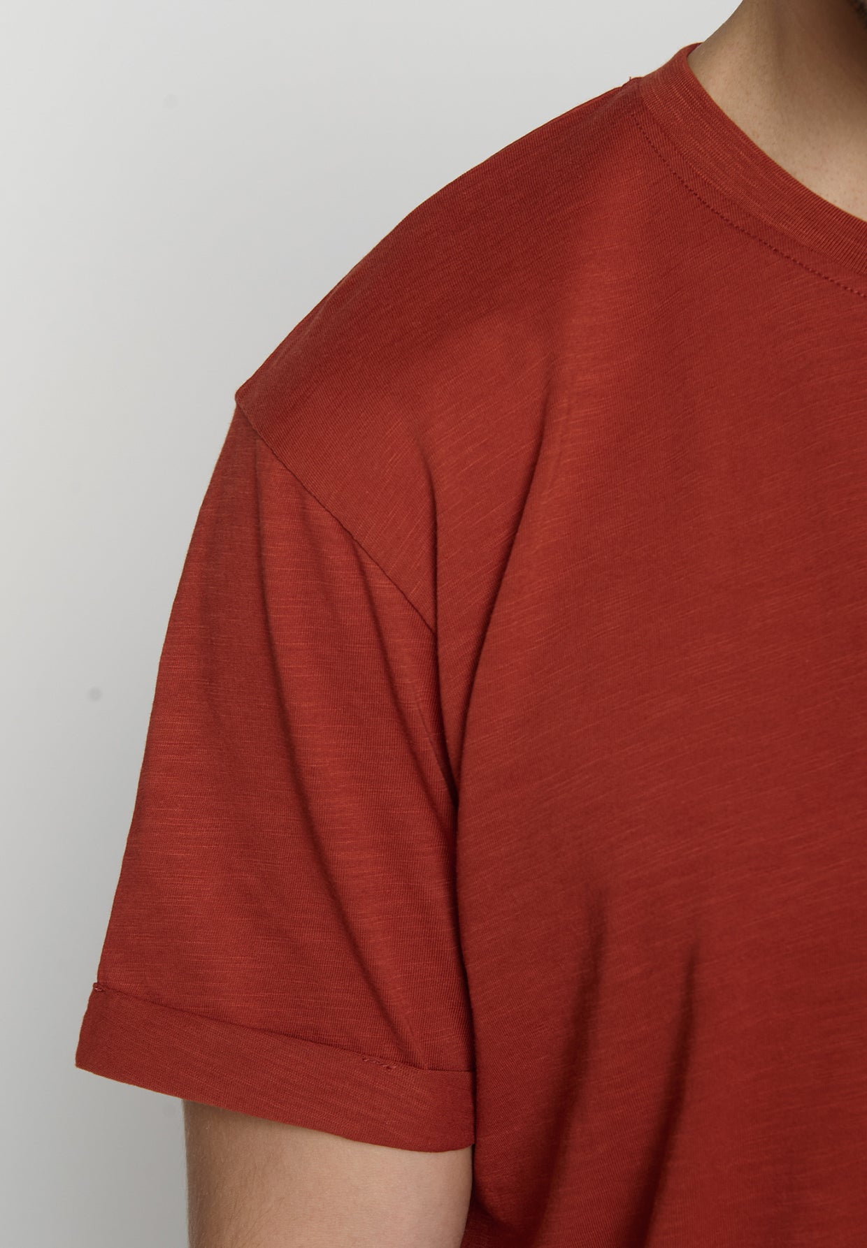 Dark Clay: Lässiges T-Shirt aus Bio-Baumwoll Mix für Herren [19193]