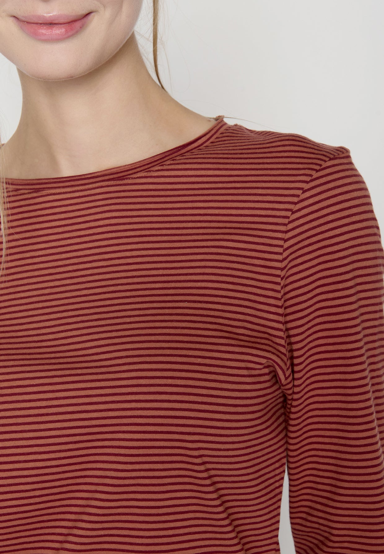 Berry Stripes: Sportliches Longsleeve aus Bio-Baumwolle für Damen [19290]