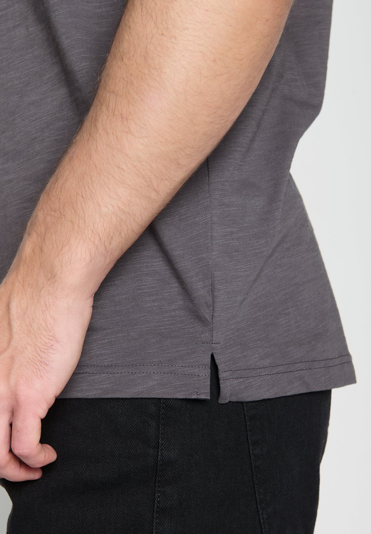 Anthracite: Lässiges T-Shirt aus Bio-Baumwoll Mix für Herren [19507]