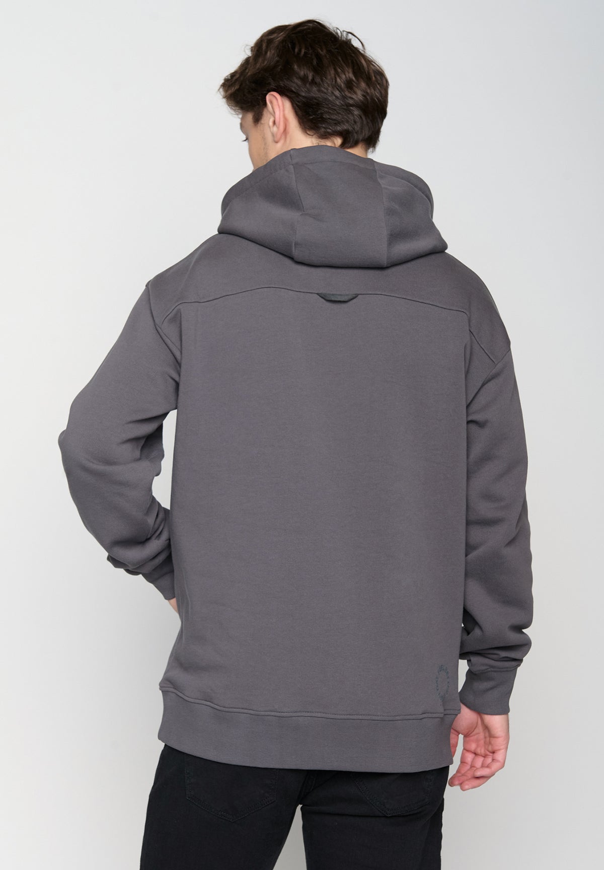 Anthracite: Gemütlicher Hoodie aus Bio-Baumwolle für Herren [19633]