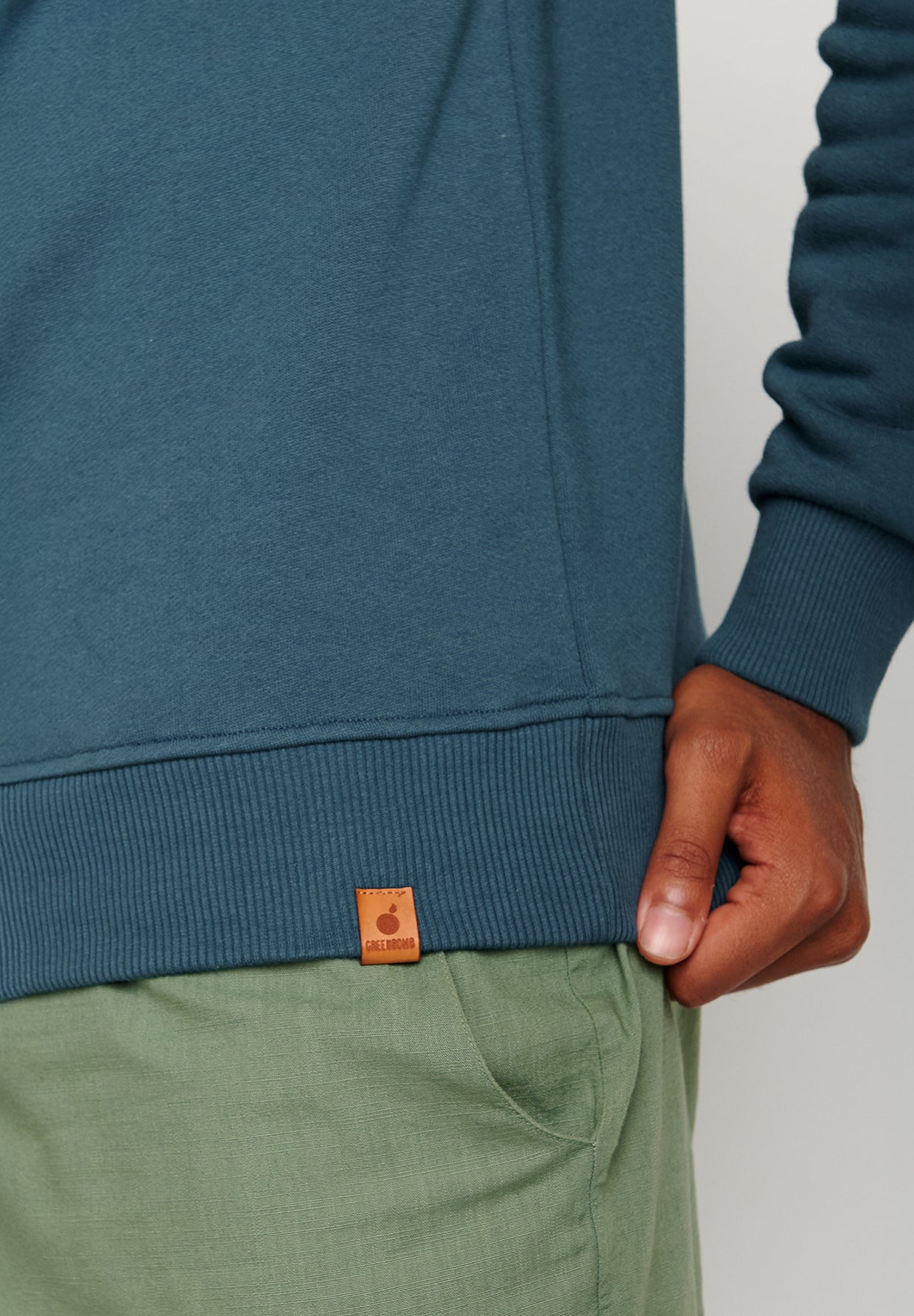 Blau:  Gemütliches Sweatshirt aus Bio-Baumwolle für Herren [19706]