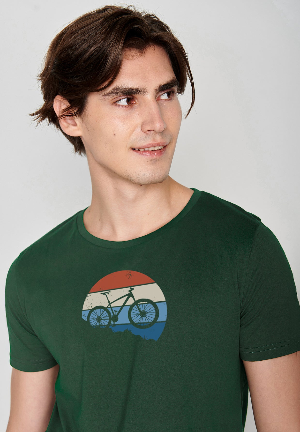 Bottle Green: Sportliches T-Shirt aus Bio-Baumwolle für Herren [19712]