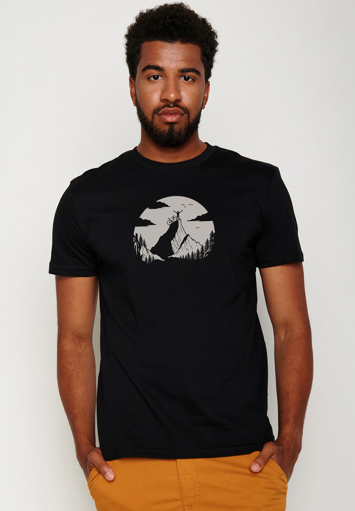 Black: Sportliches T-Shirt aus Bio-Baumwolle für Herren [19800]