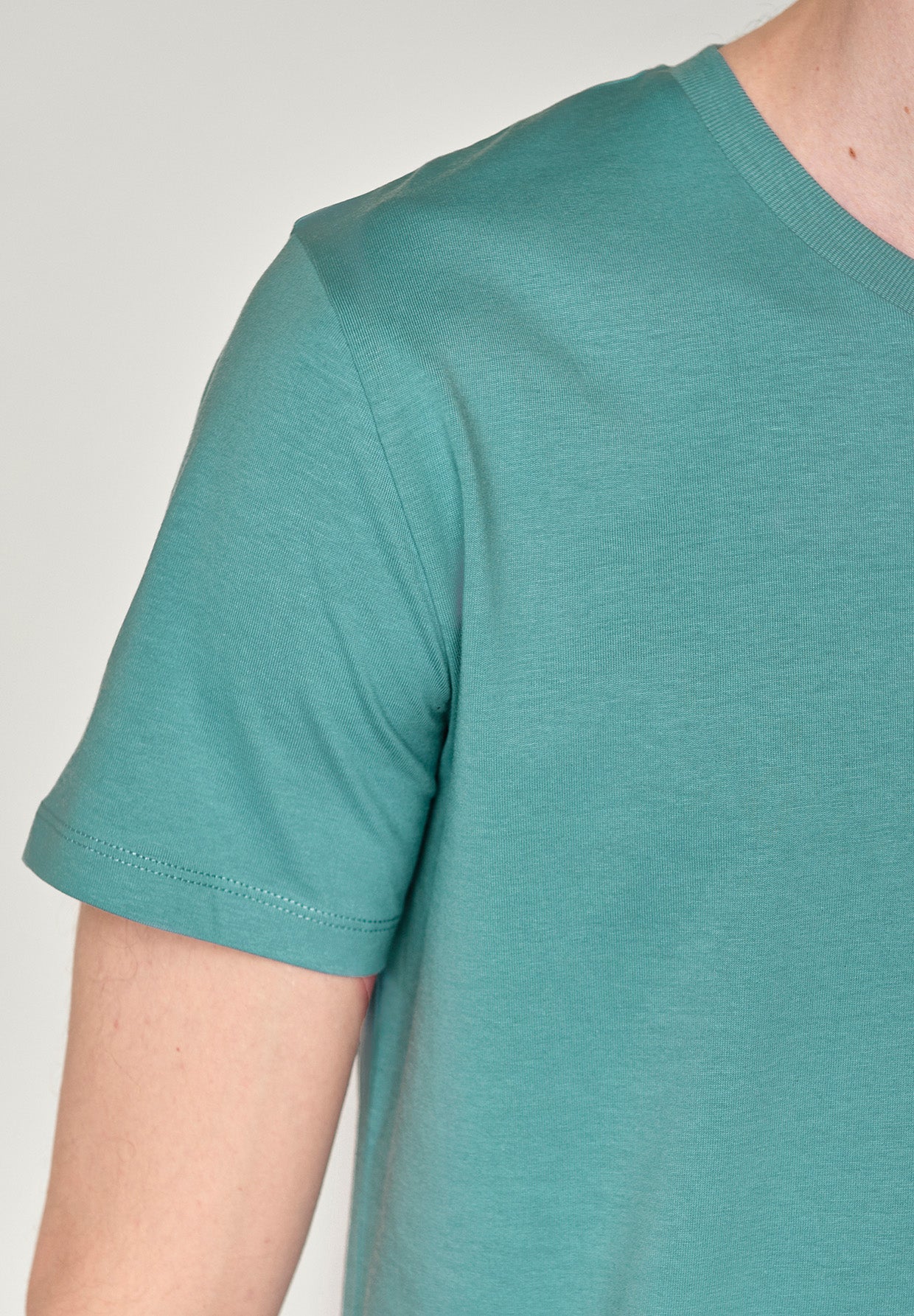 Citadel Blue: Sportliches T-Shirt aus Bio-Baumwolle für Herren [1983]