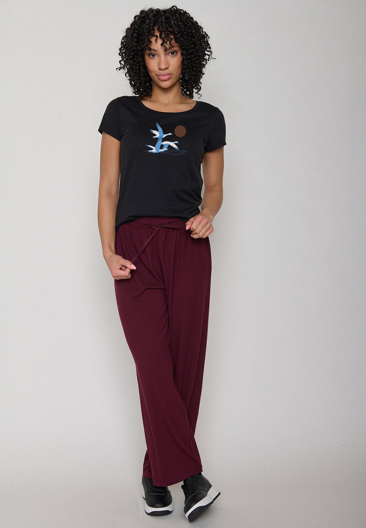 Black: Sportliches T-Shirt aus Bio-Baumwolle für Damen [19940]