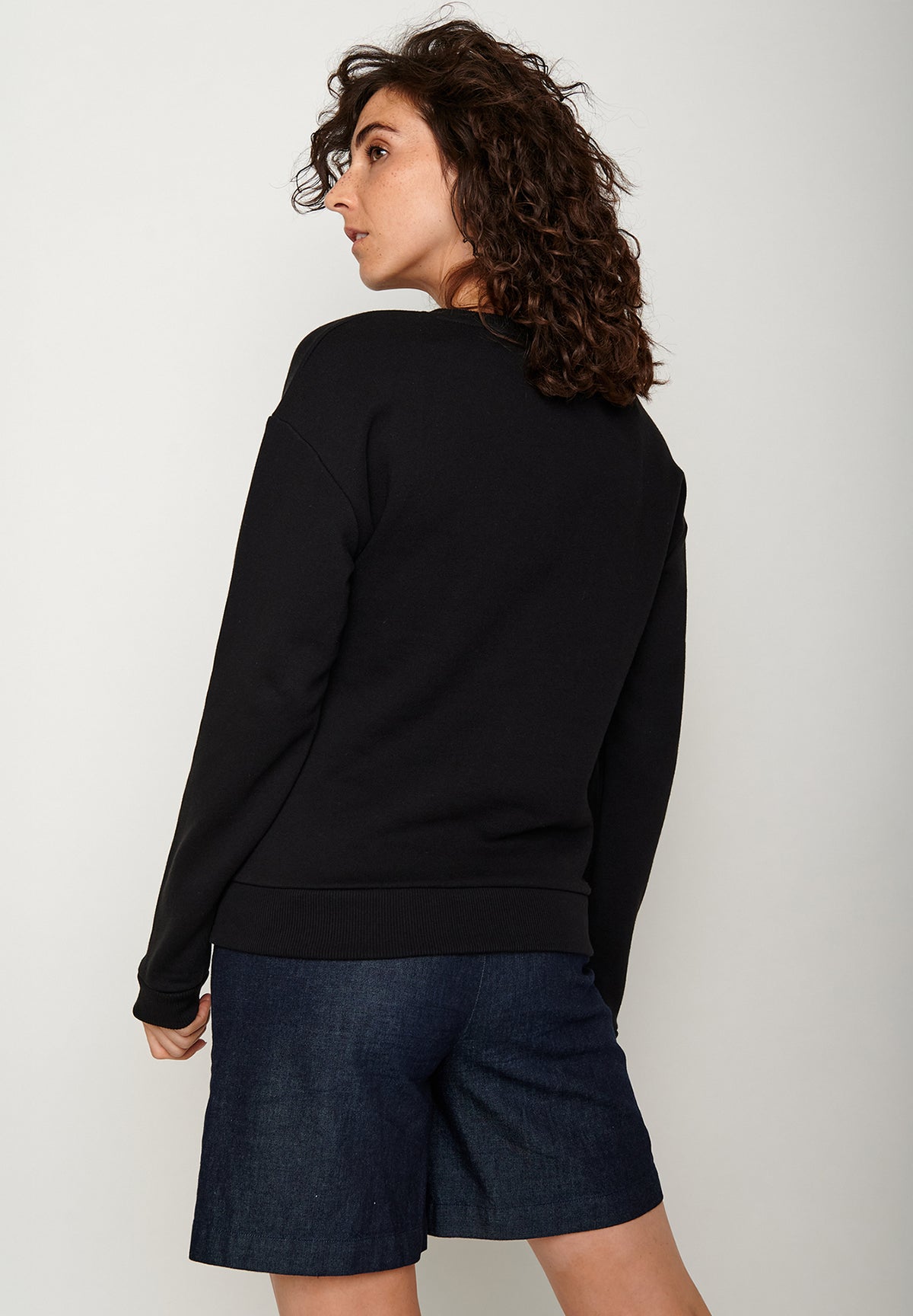 Schwarz:  Gemütliches Sweatshirt aus Bio-Baumwolle für Damen [20103]