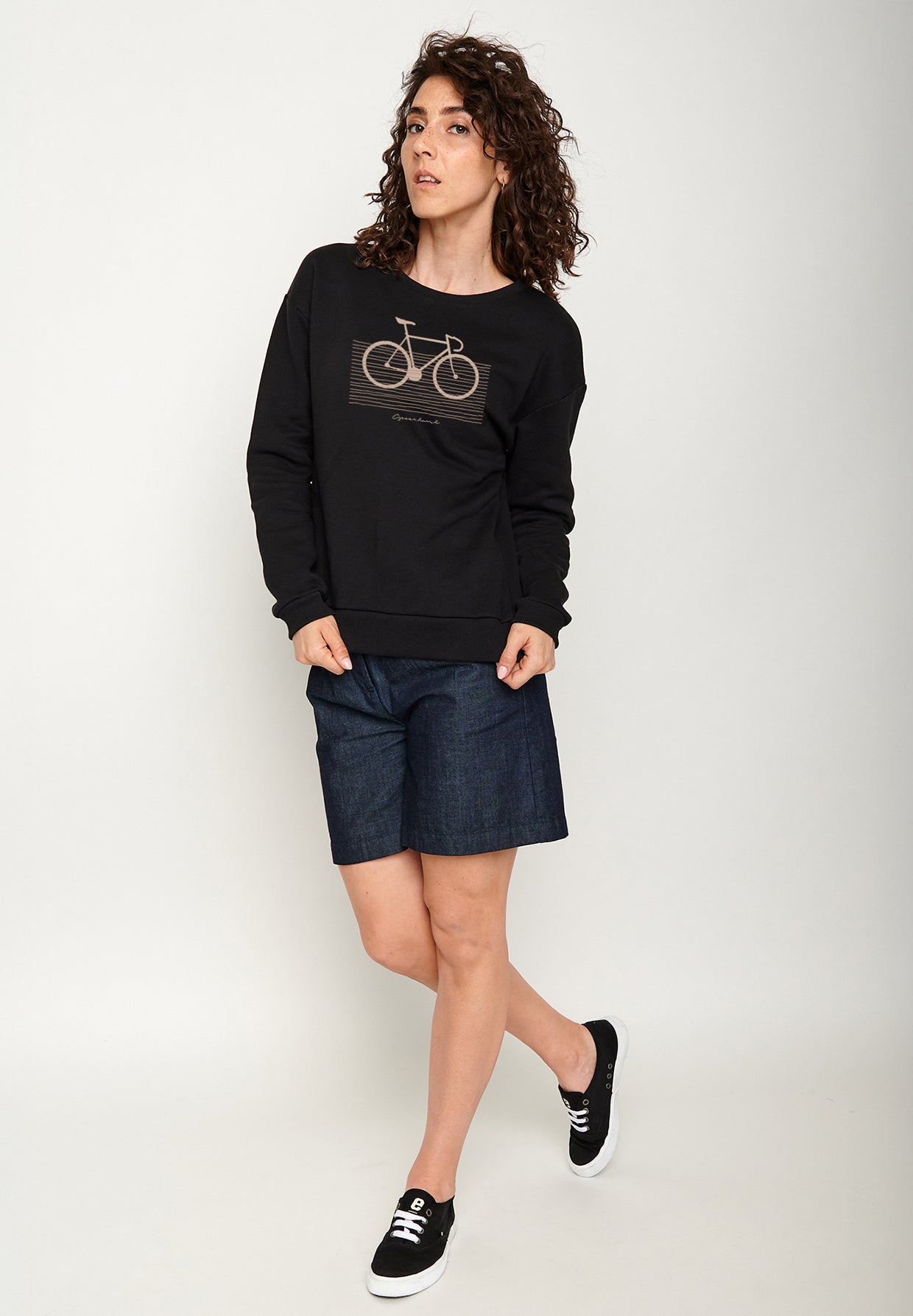 Black: Gemütliches Sweatshirt aus Bio-Baumwolle für Damen [20104]