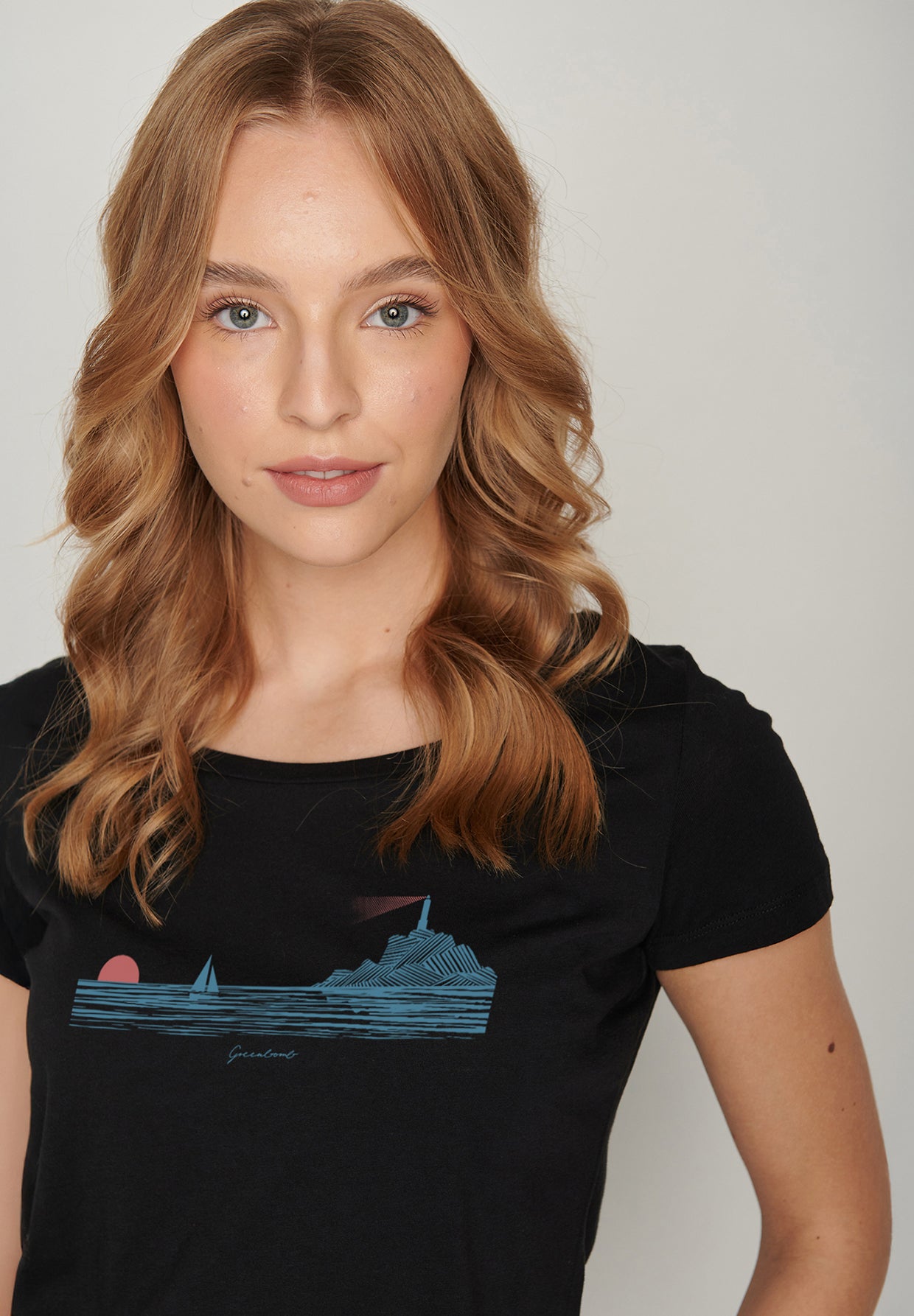 Black: Lässiges T-Shirt aus Bio-Baumwolle für Damen [20217]