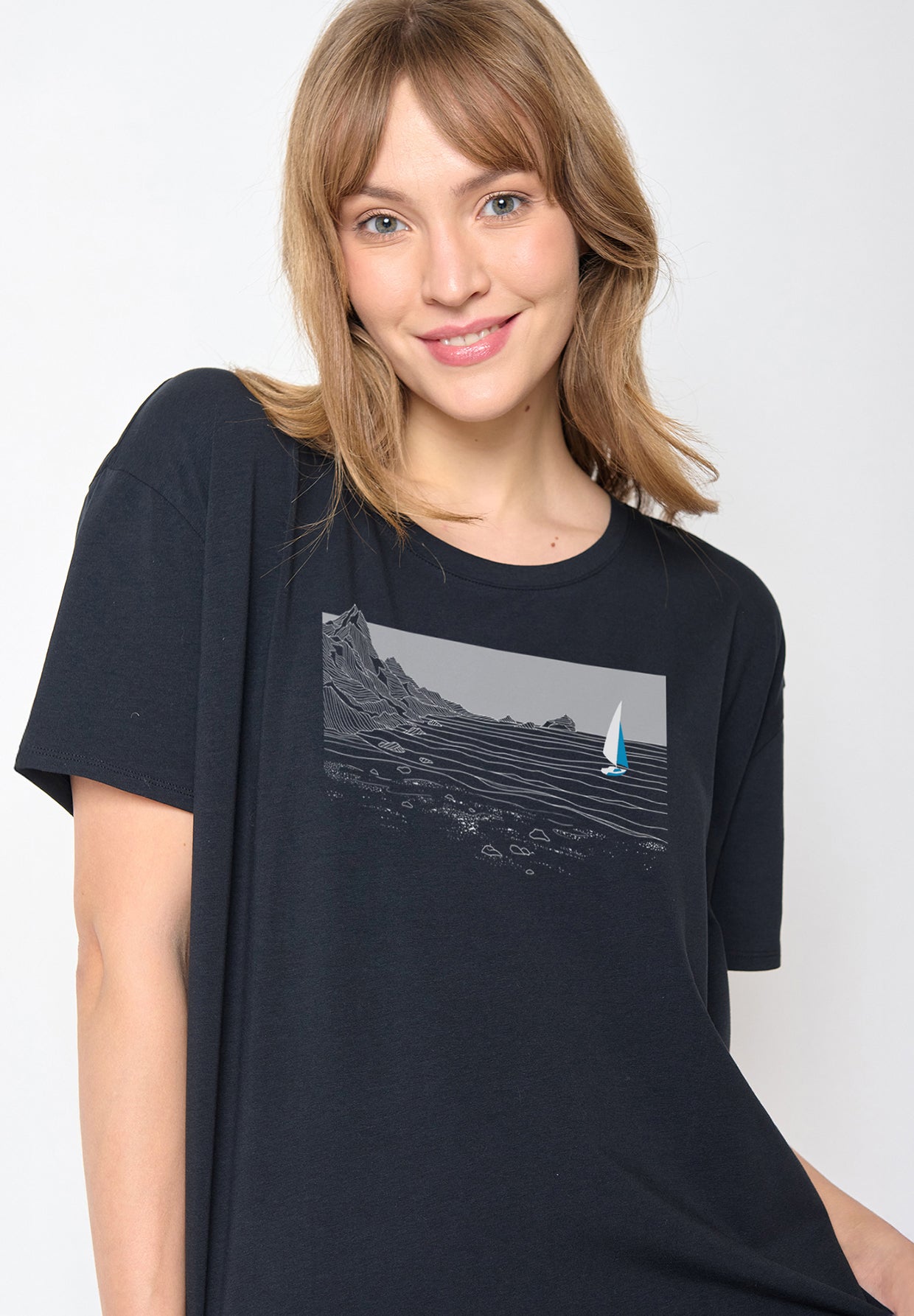 Black: Lässiges T-Shirt aus Bio-Baumwoll Mix für Damen [20251]