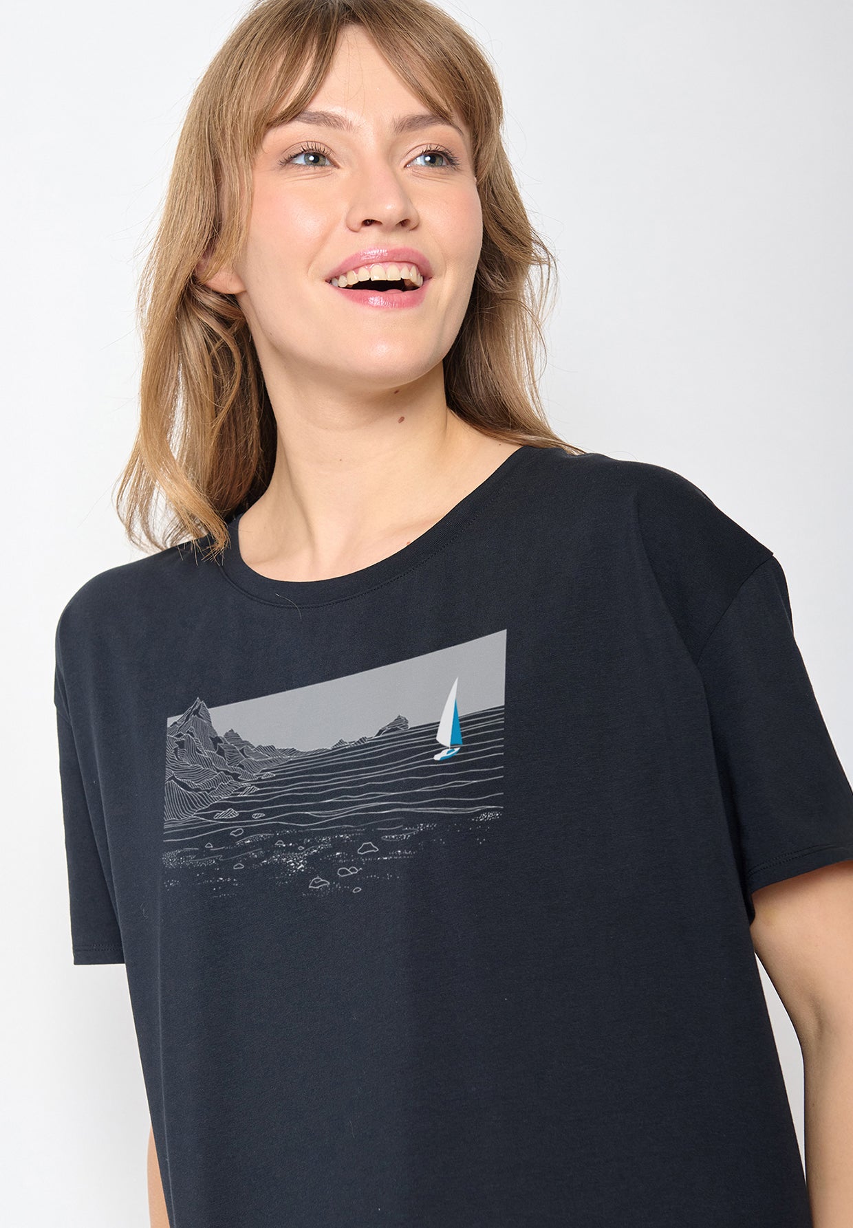 Black: Lässiges T-Shirt aus Bio-Baumwoll Mix für Damen [20252]
