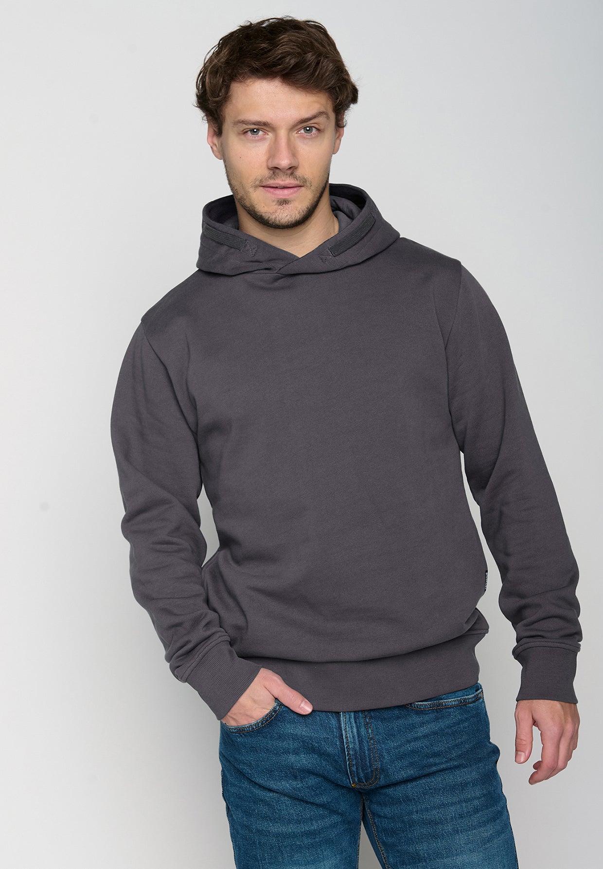 Anthracite: Kuschliger Hoodie aus Bio-Baumwolle für Herren [20328]