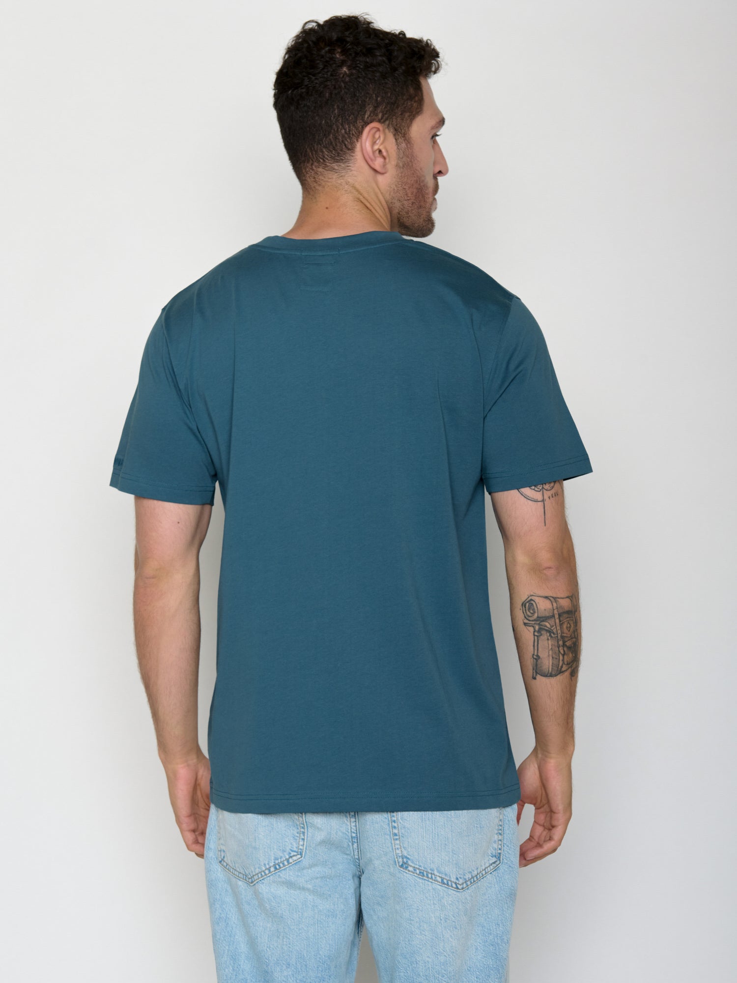 Tidal Blue: Lässiges Oversize-T-Shirt aus Bio-Baumwolle für Herren [20441]