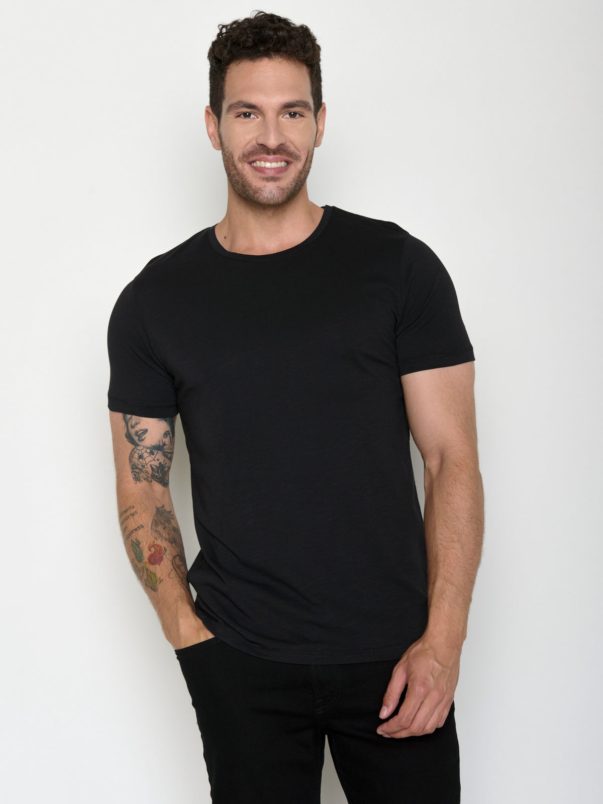 Schwarz:  Lässiges T-Shirt aus Bio-Baumwolle für Herren [20519]