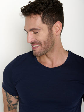 Navy: Lässiges T-Shirt aus Bio-Baumwolle für Herren [20530]