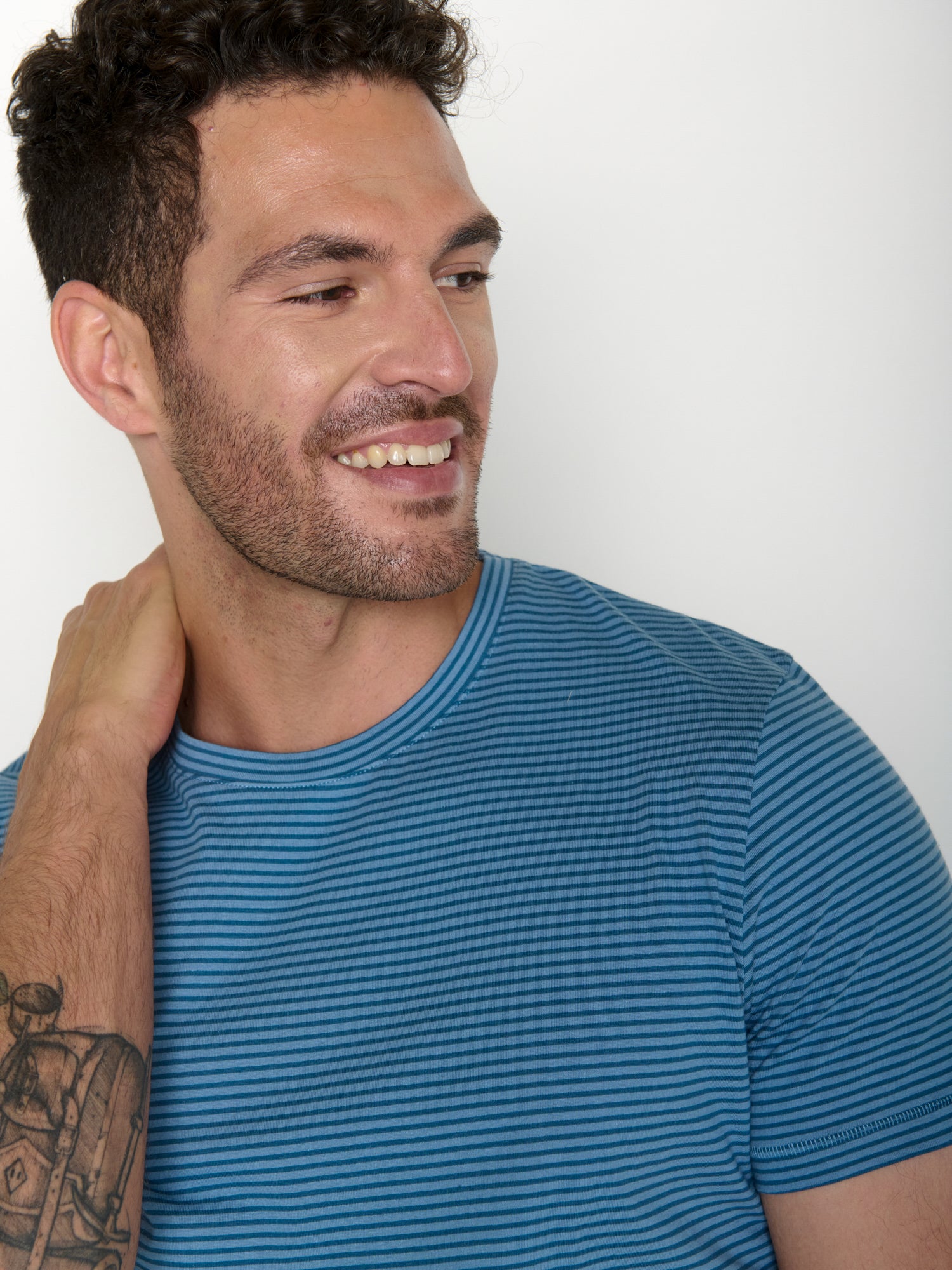 Tide Stripes: Sportliches T-Shirt aus Bio-Baumwolle für Herren [20540]