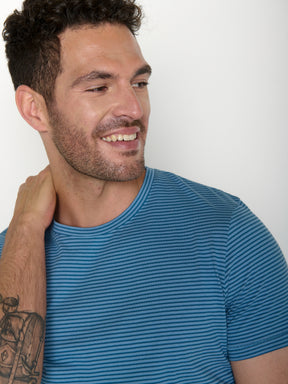 Tide Stripes: Sportliches T-Shirt aus Bio-Baumwolle für Herren [20540]