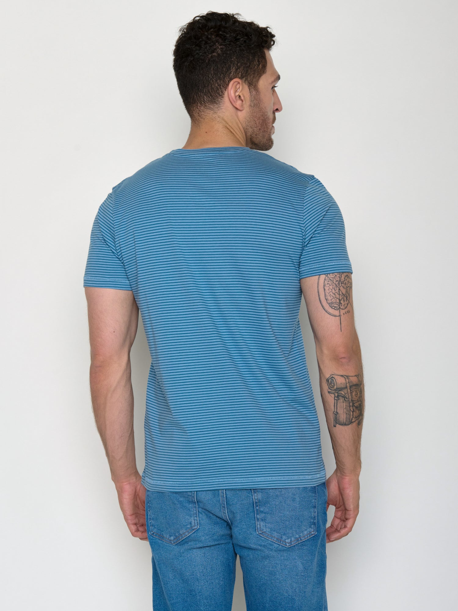 Tide Stripes: Sportliches T-Shirt aus Bio-Baumwolle für Herren [20542]