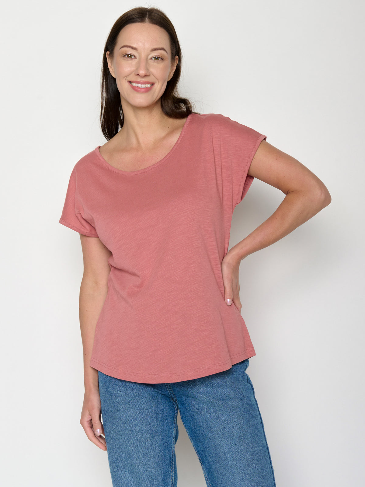 Dark Rose: Lässiges T-Shirt aus Bio-Baumwolle für Damen [20669]