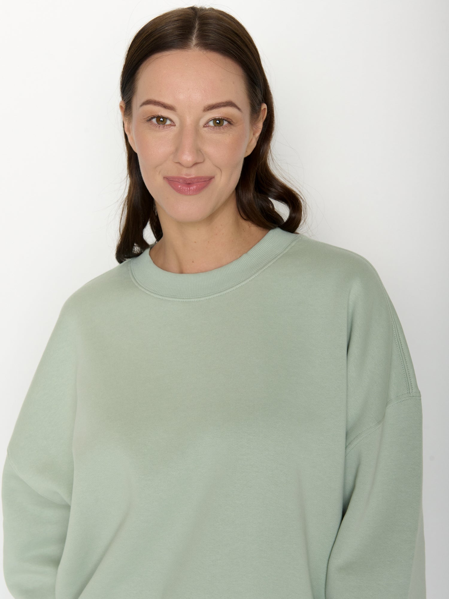Muted Mint: Lässiges Sweatshirt aus Bio-Baumwolle für Damen [20700]