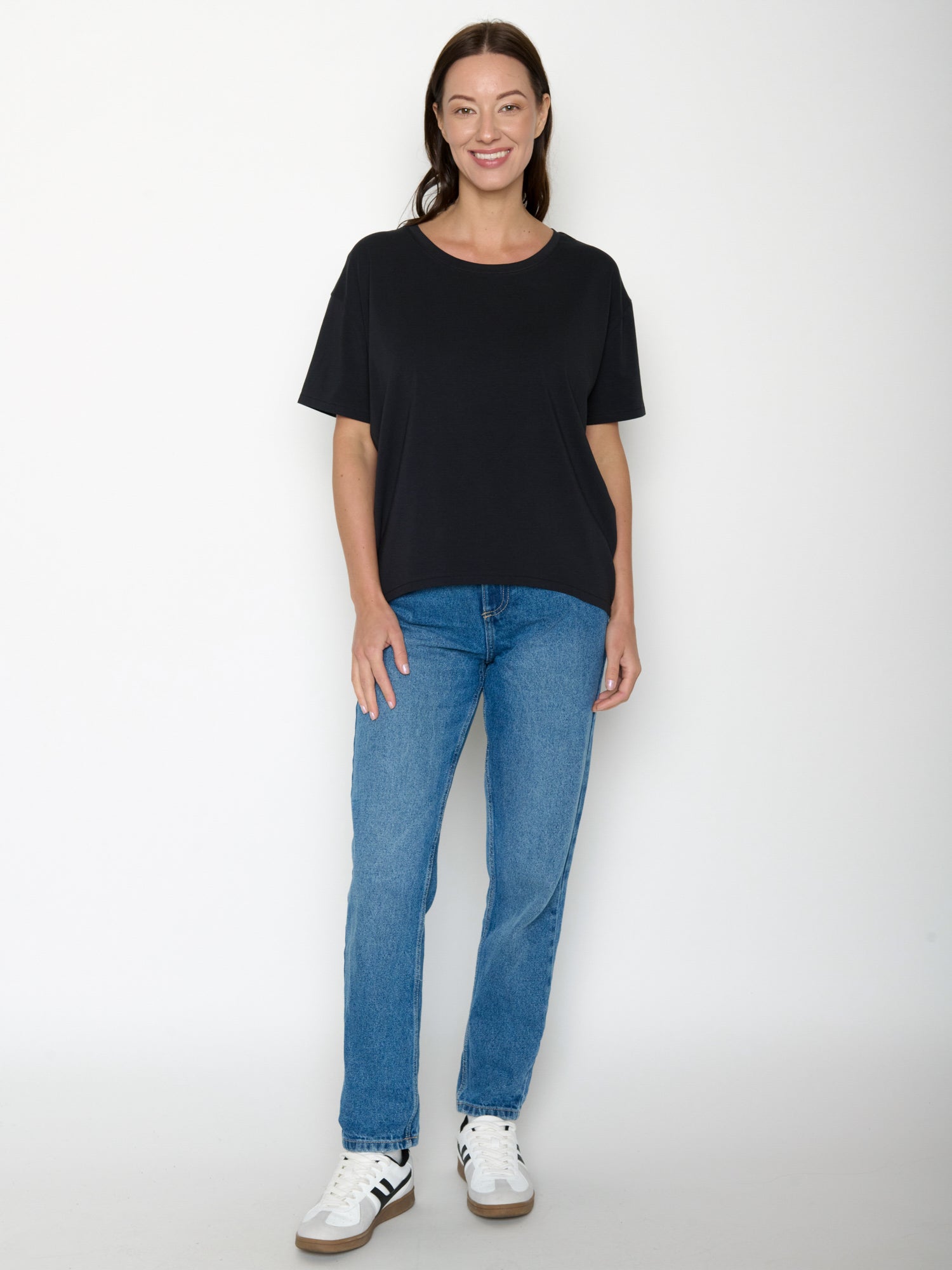 Schwarz:  Lässiges T-Shirt aus Bio-Baumwoll Mix für Damen [20711]