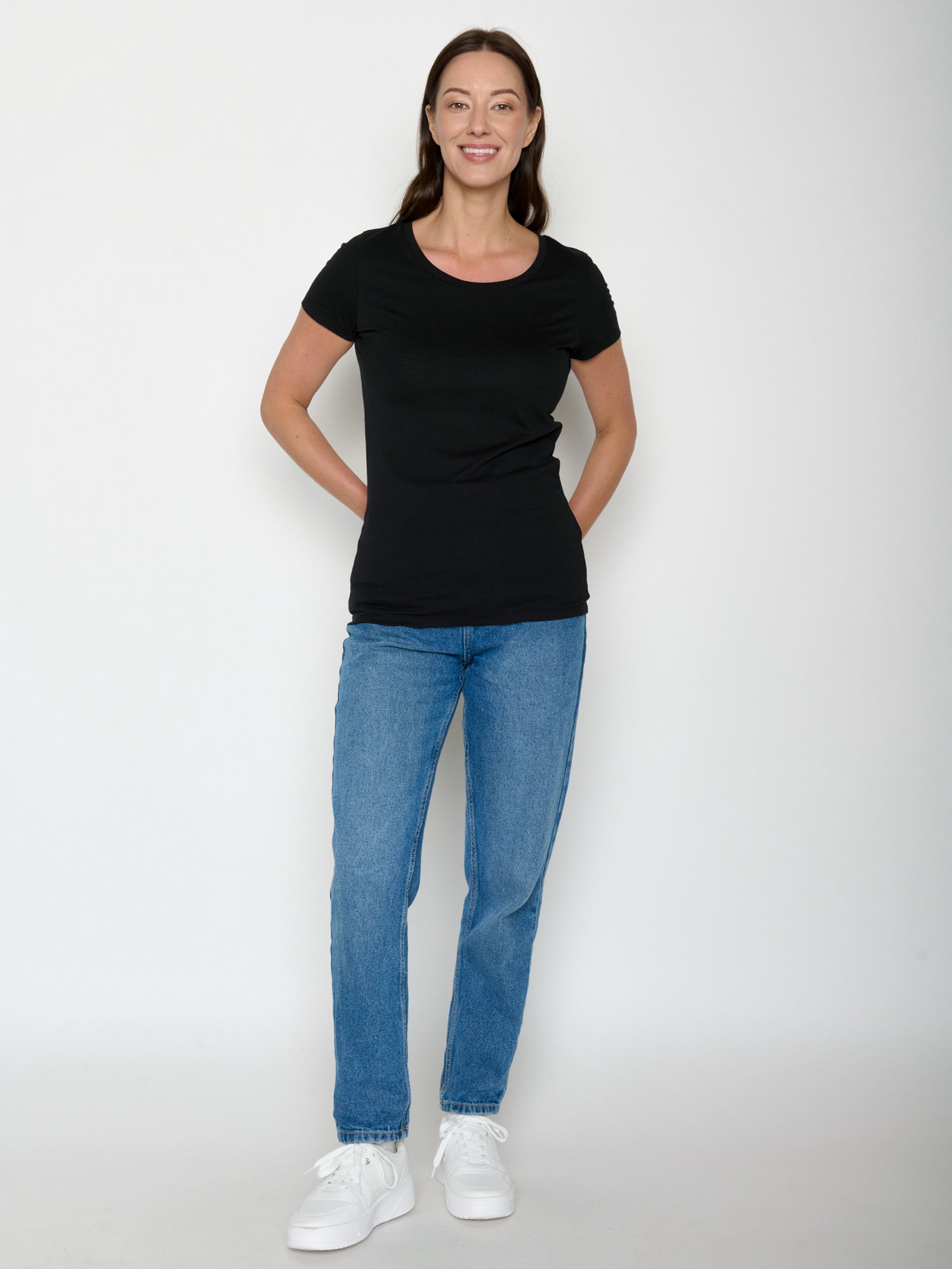 Schwarz:  Lässiges T-Shirt aus Bio-Baumwolle für Damen [20756]