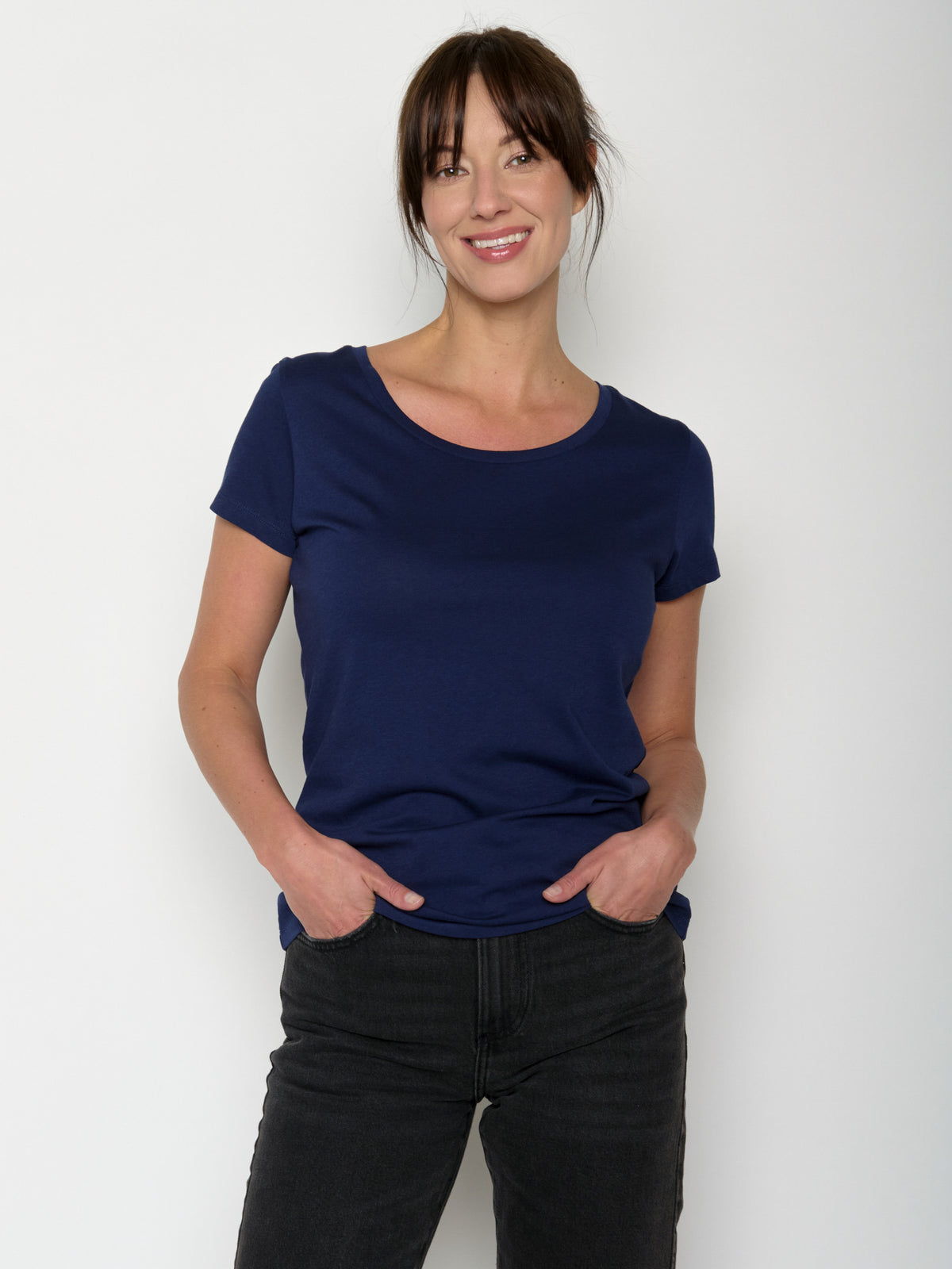 Navy: Lässiges T-Shirt aus Bio-Baumwolle für Damen [20759]