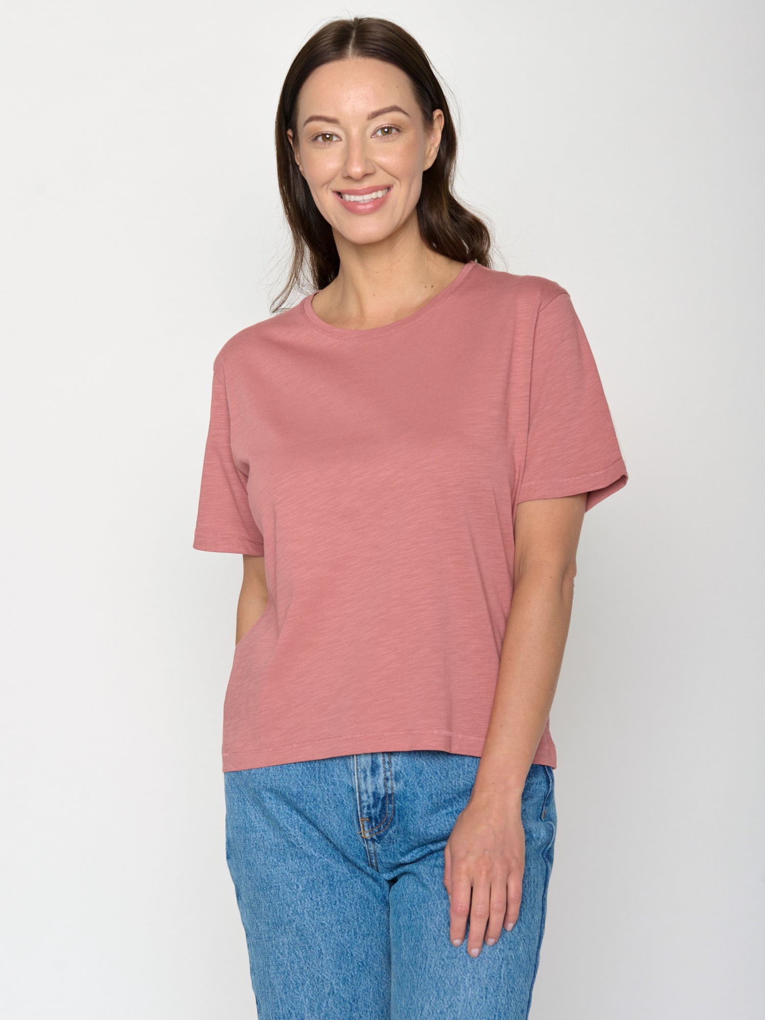 Dark Rose: Kastiges T-Shirt aus Bio-Baumwolle für Damen [20816]