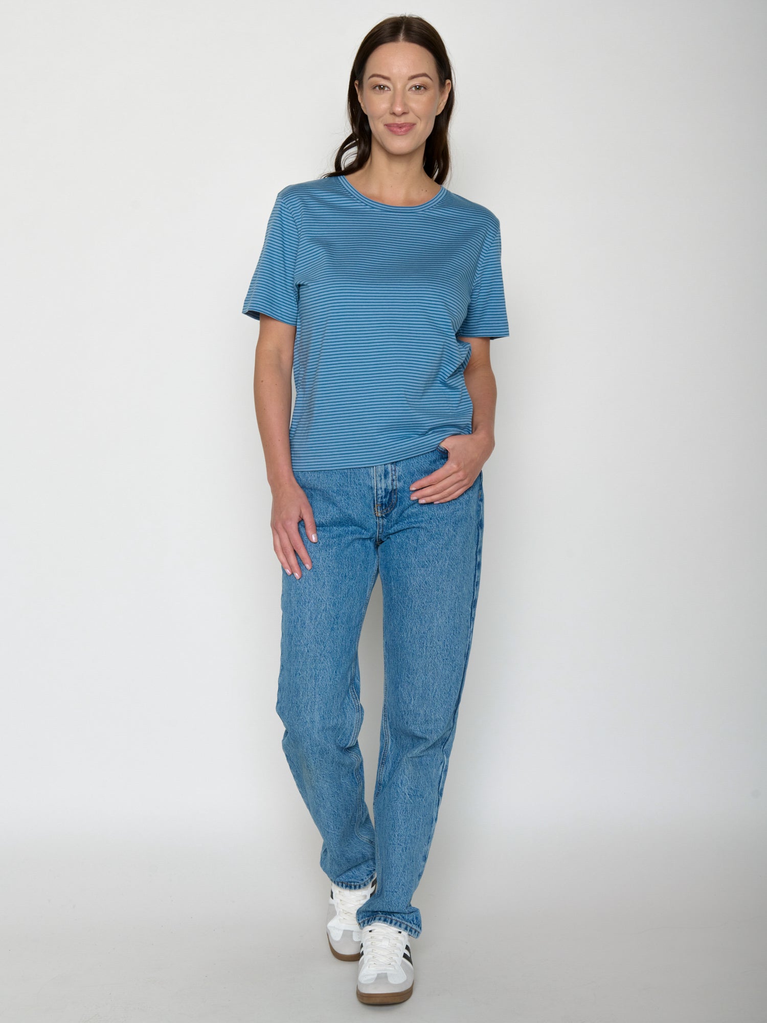 Tide Stripes: Kastiges T-Shirt aus Bio-Baumwolle für Damen [20843]