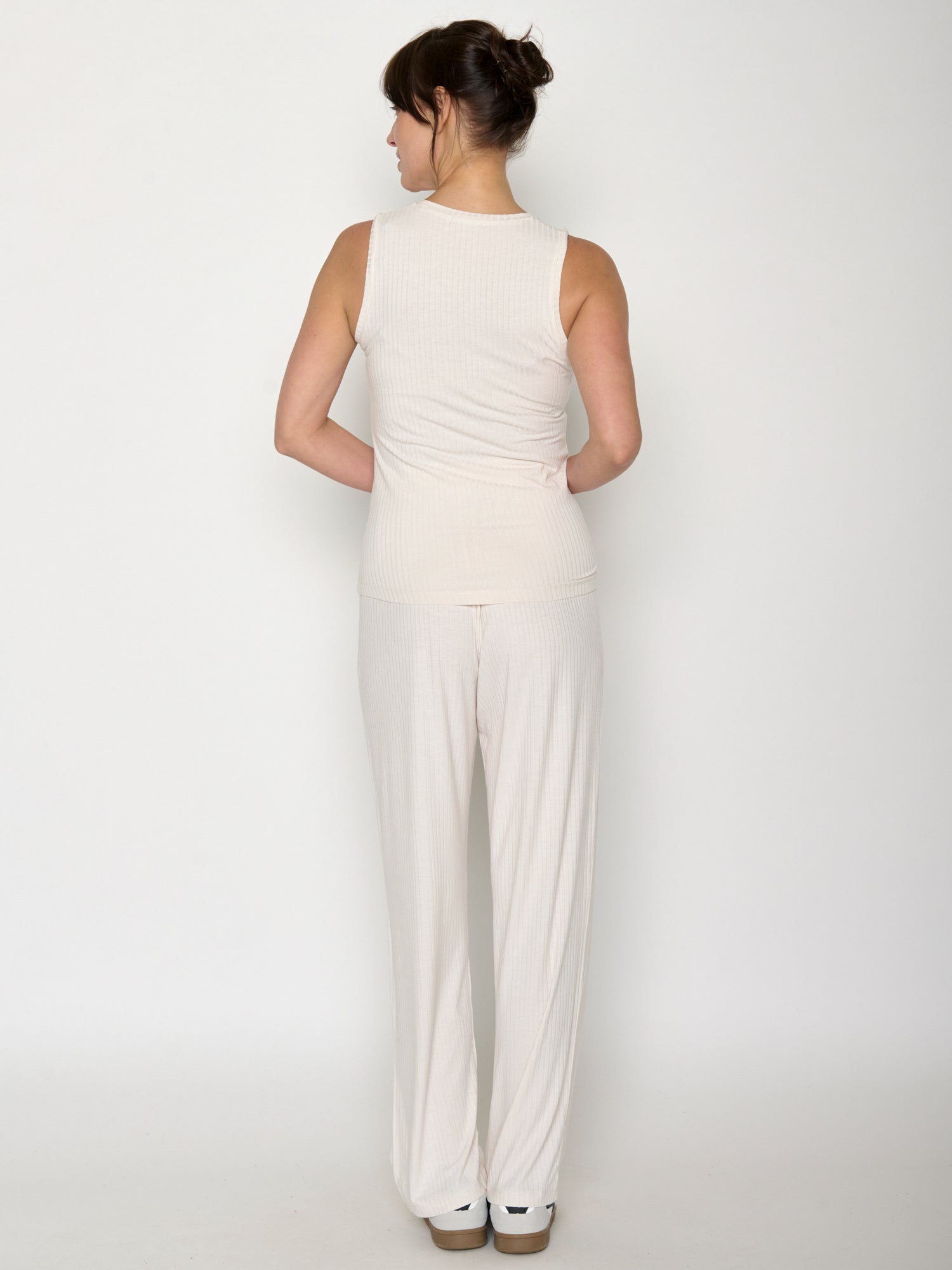 Off White: Sportliches Top aus LENZING™ TENCEL™ Mix für Damen [20909]