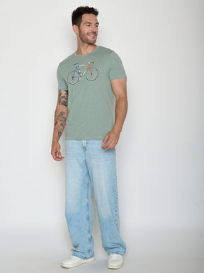 Soft Sage: Sportliches T-Shirt aus Bio-Baumwolle für Herren [21457]