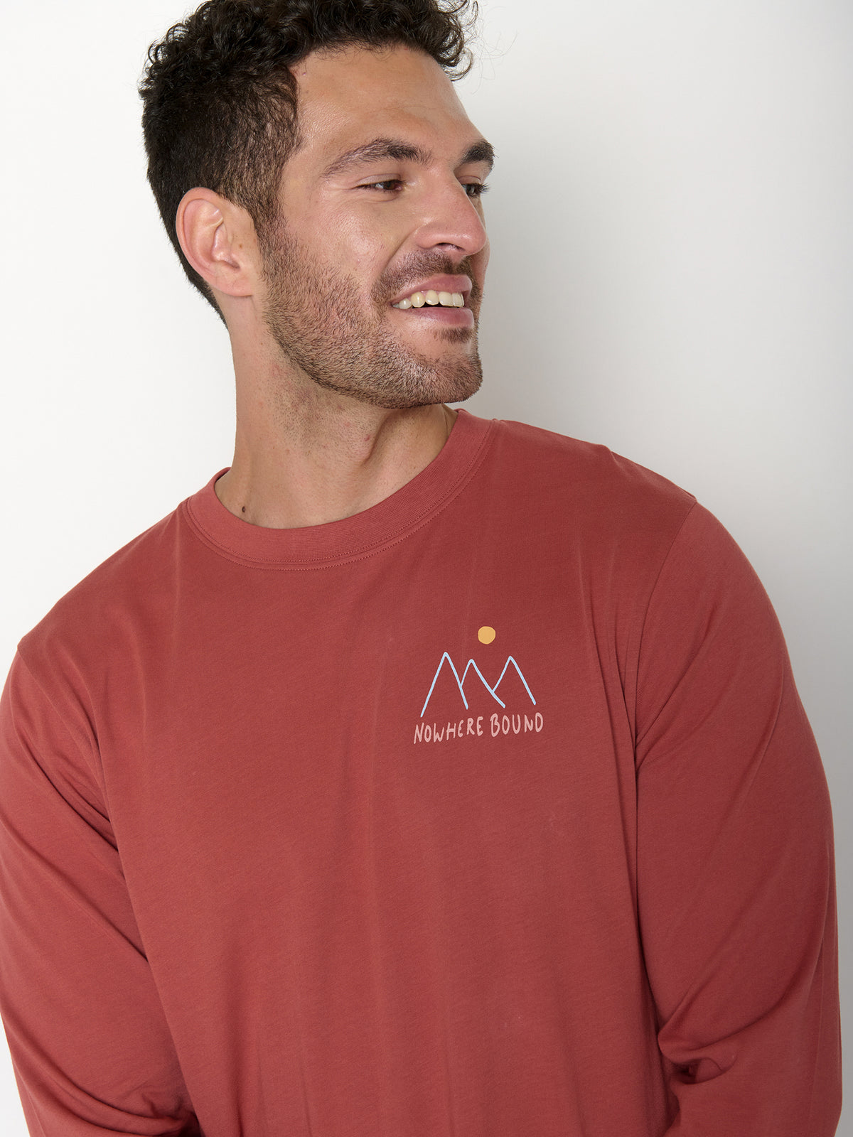 Sunset Red: Sportliches Longsleeve für Herren [21530]