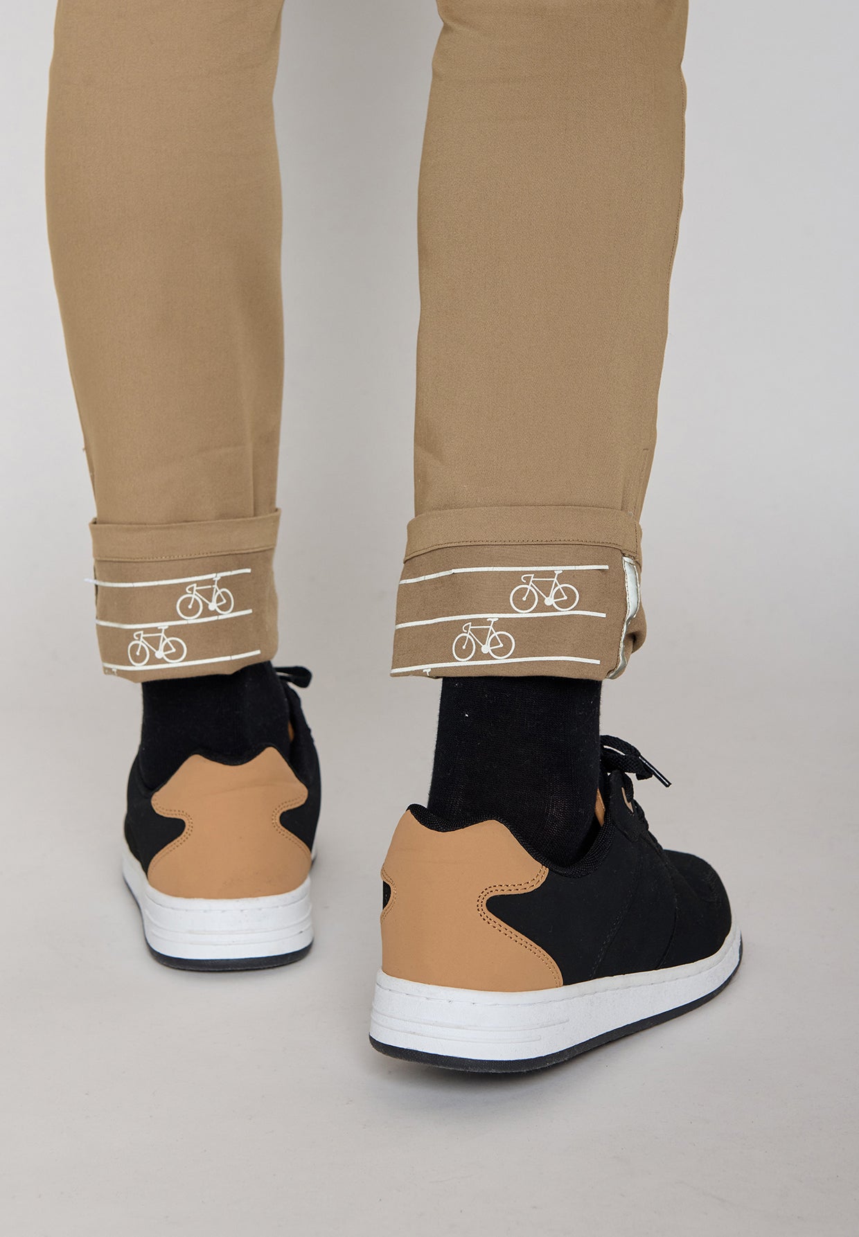 Beige: Gemütliche Chino aus Bio-Baumwoll Mix für Herren [21703]