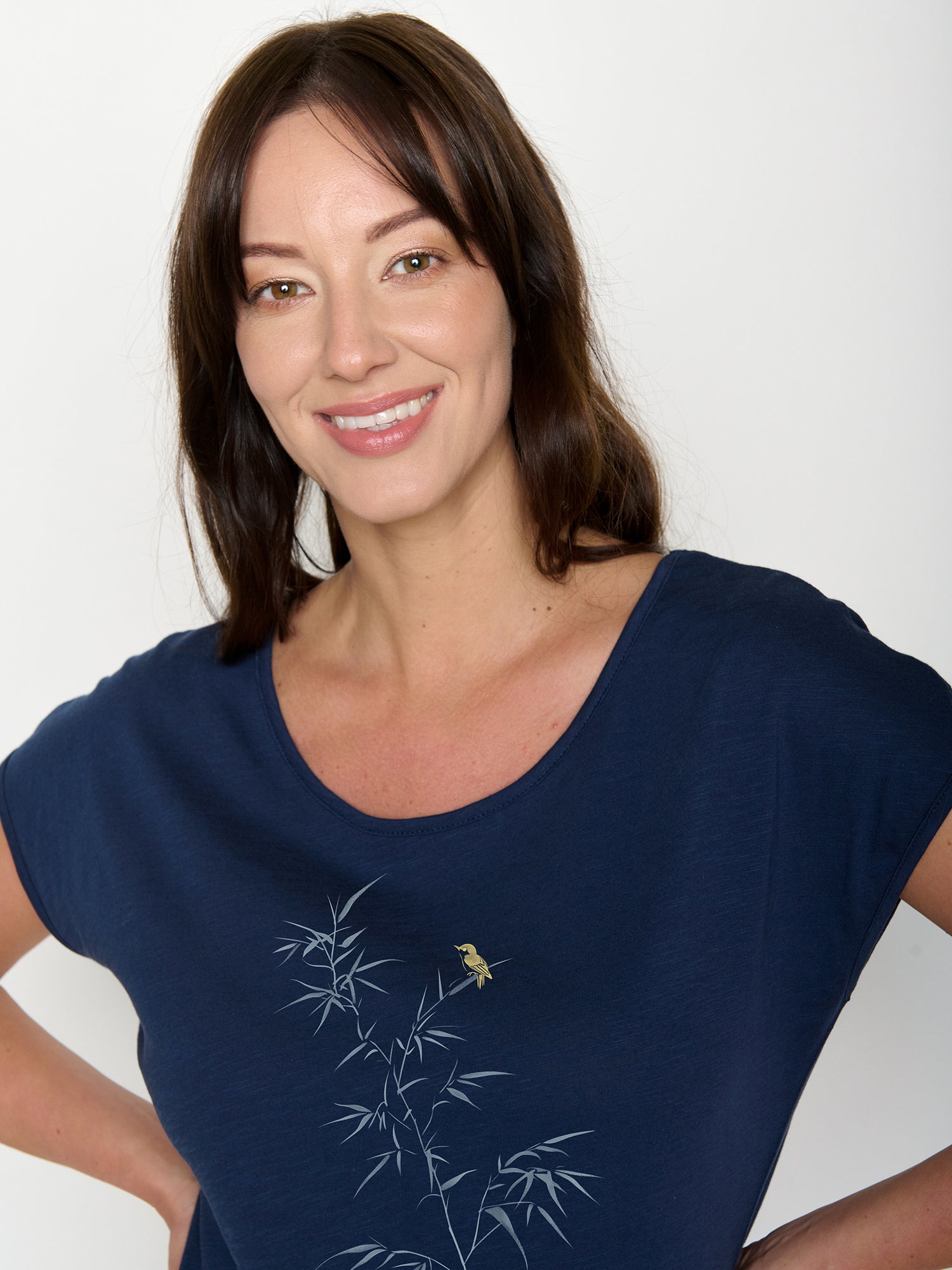 Navy: Lässiges T-Shirt aus Bio-Baumwolle für Damen [21975]