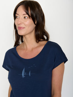 Navy: Lässiges T-Shirt aus Bio-Baumwolle für Damen [22008]