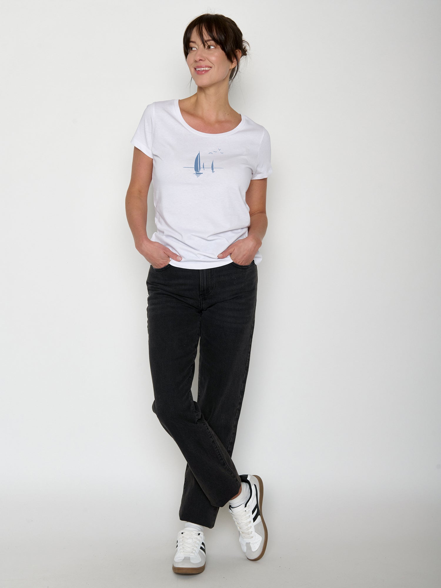 White: Sportliches T-Shirt aus Bio-Baumwolle für Damen [22013]