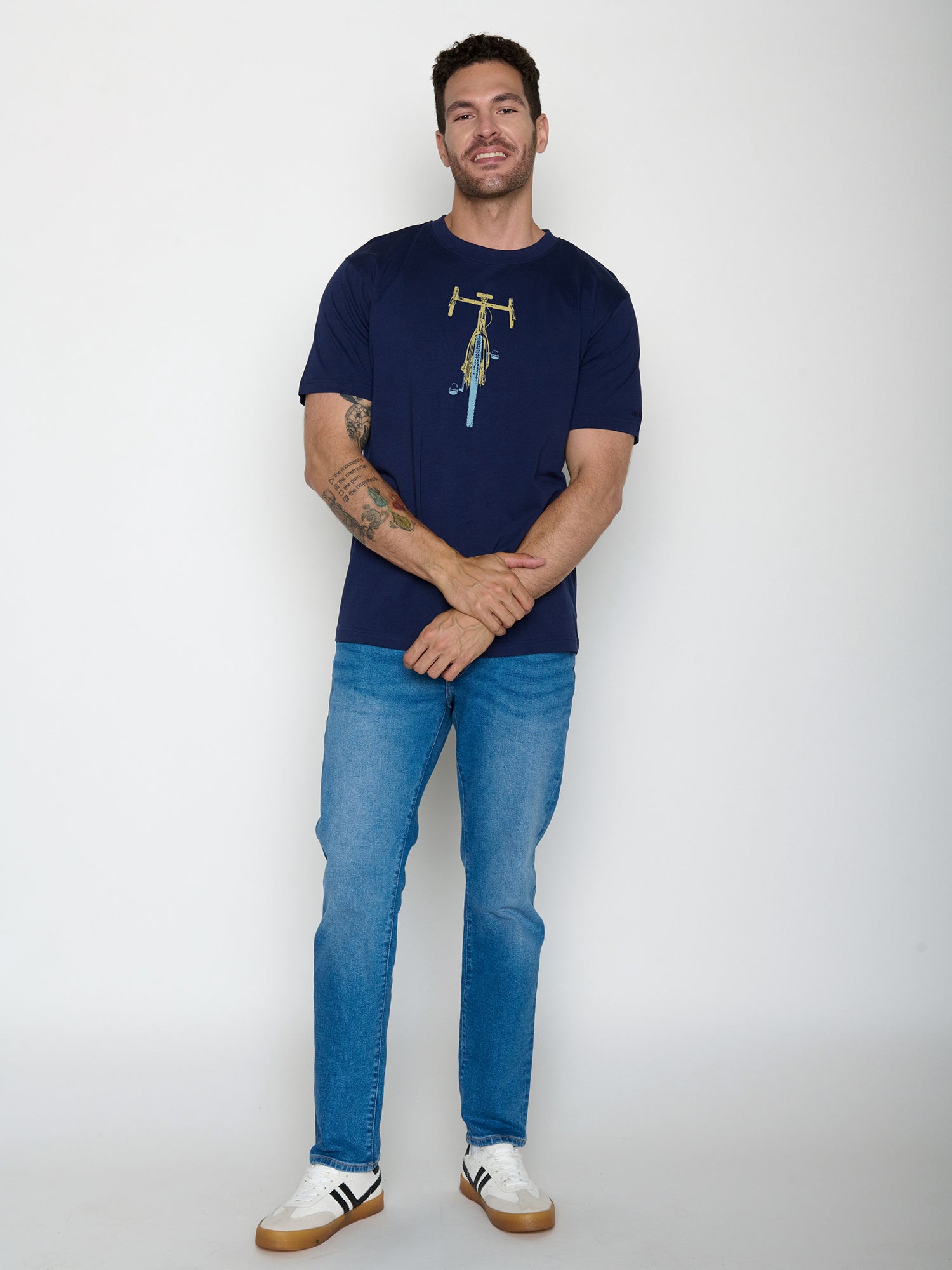 Navy: Lässiges Oversize-T-Shirt aus Bio-Baumwolle für Herren [22058]