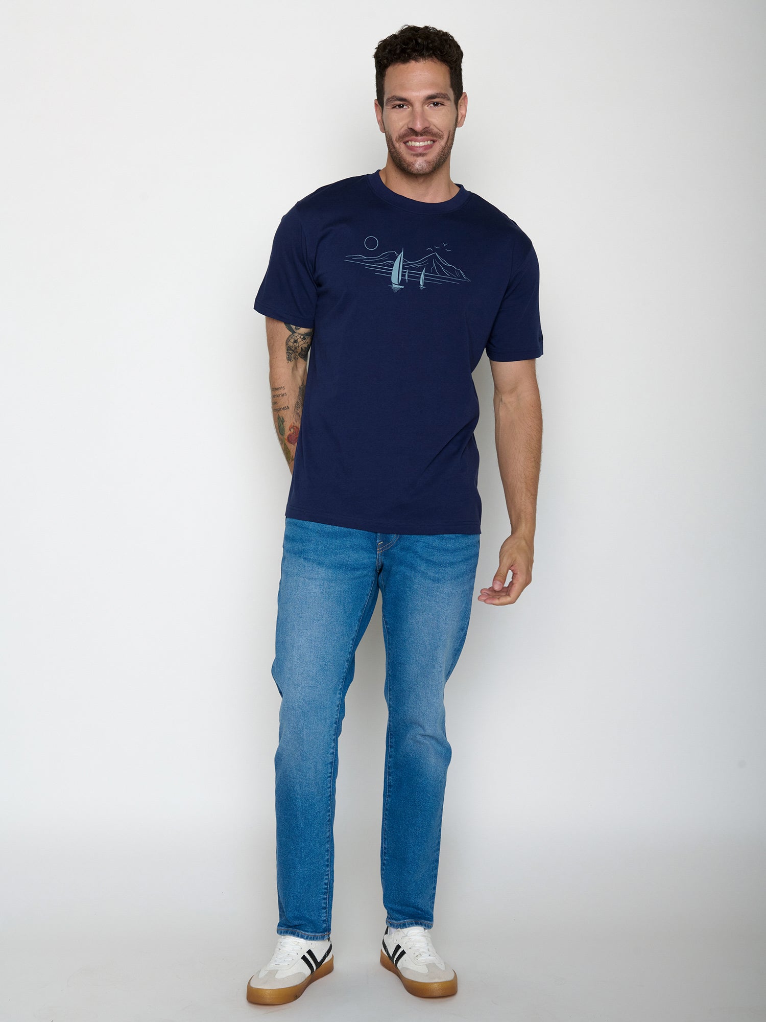 Navy: Lässiges Oversize-T-Shirt aus Bio-Baumwolle für Herren [22129]