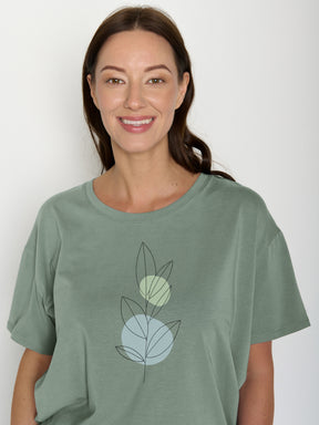Pale Green: Lässiges T-Shirt aus Bio-Baumwoll-Mix für Damen [22240]