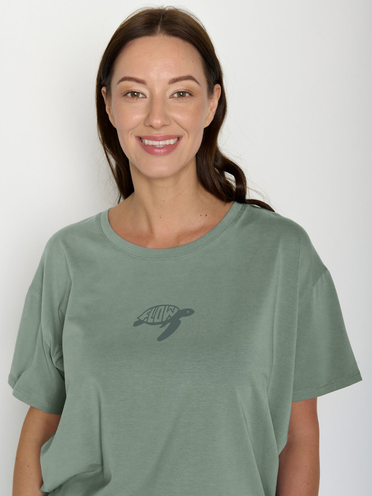Pale Green: Lässiges T-Shirt aus Bio-Baumwoll-Mix für Damen [22348]