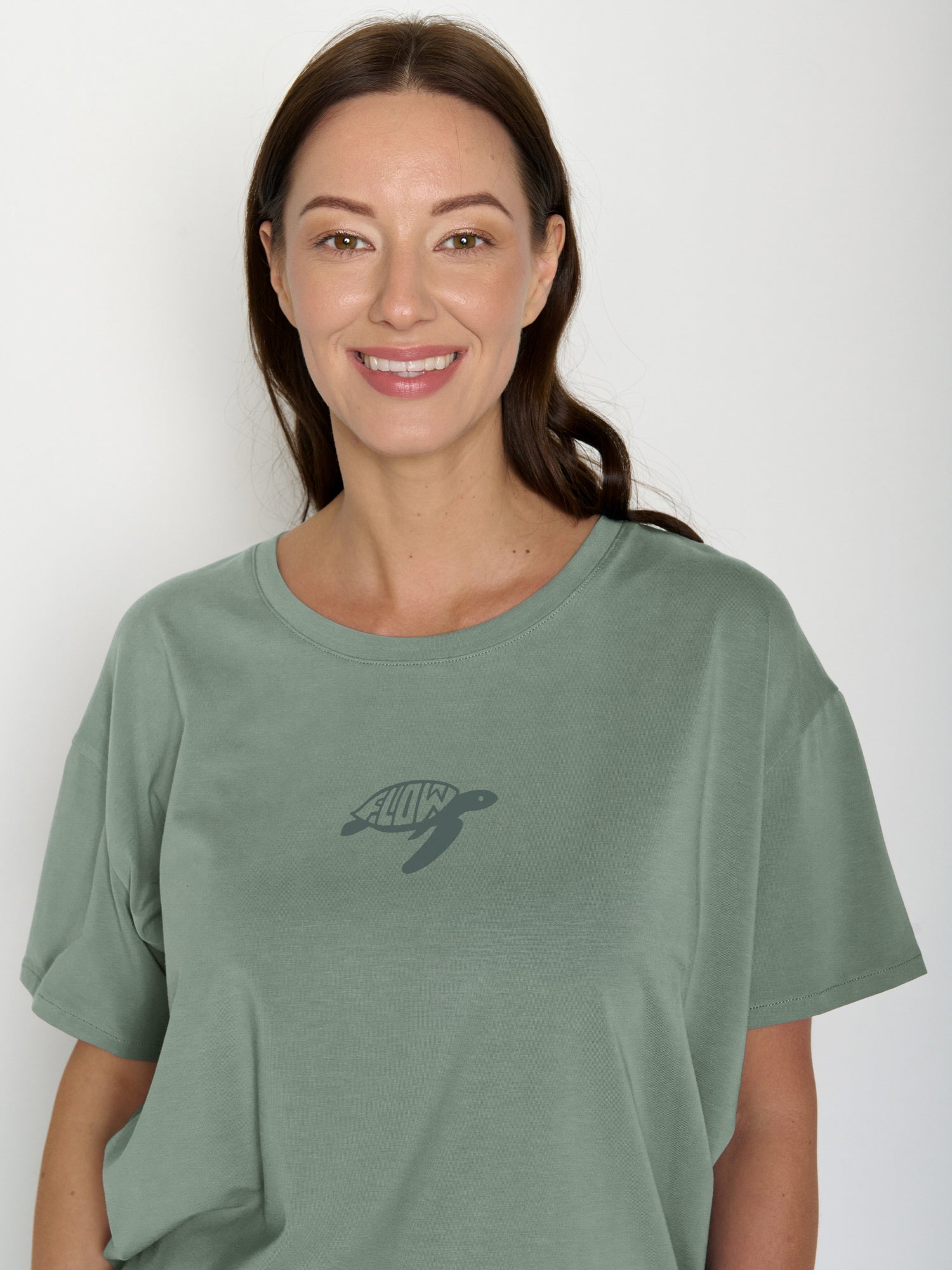 Pale Green: Lässiges T-Shirt aus Bio-Baumwoll-Mix für Damen [22348]