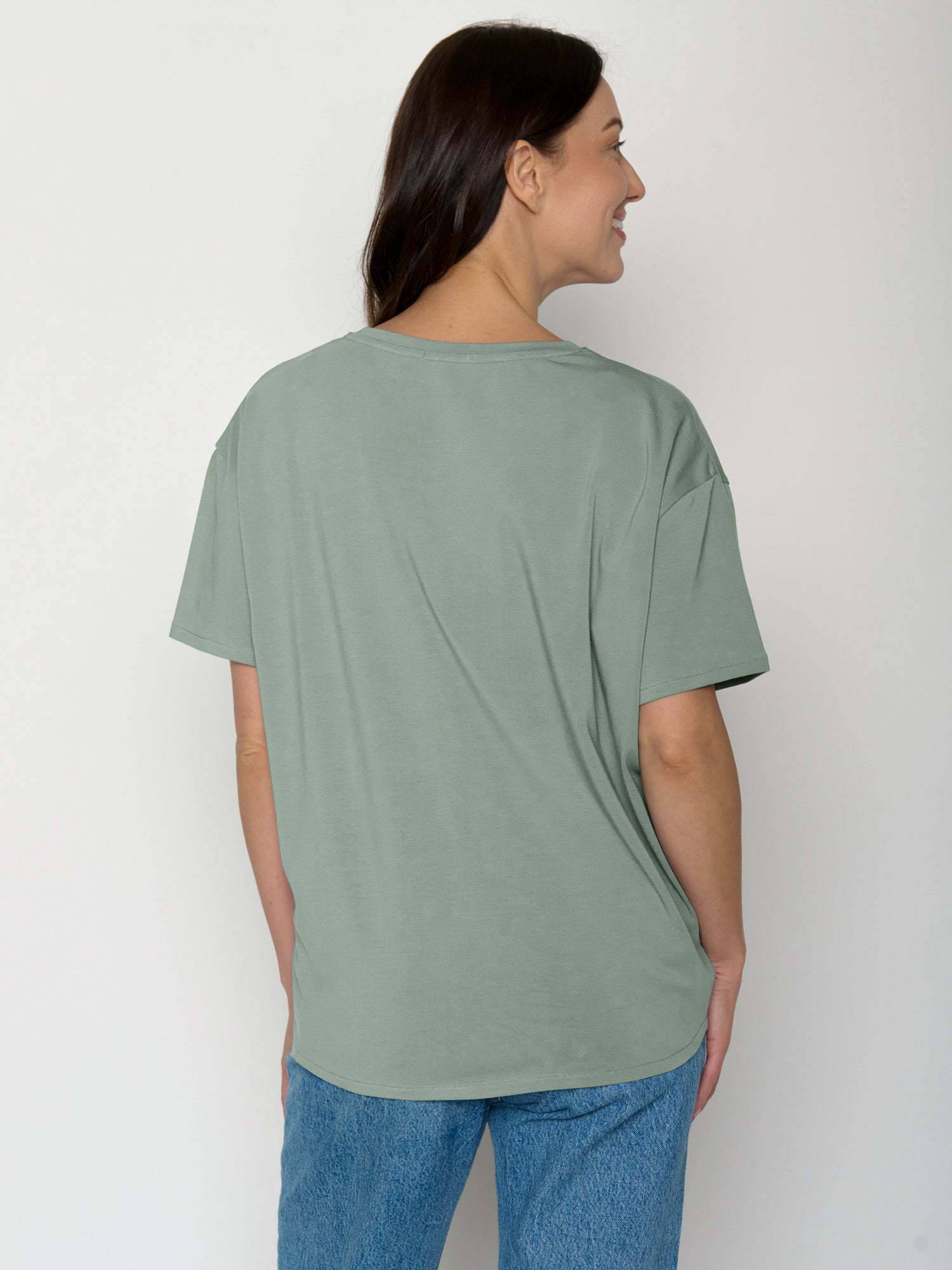 Pale Green: Lässiges T-Shirt aus Bio-Baumwoll-Mix für Damen [22350]