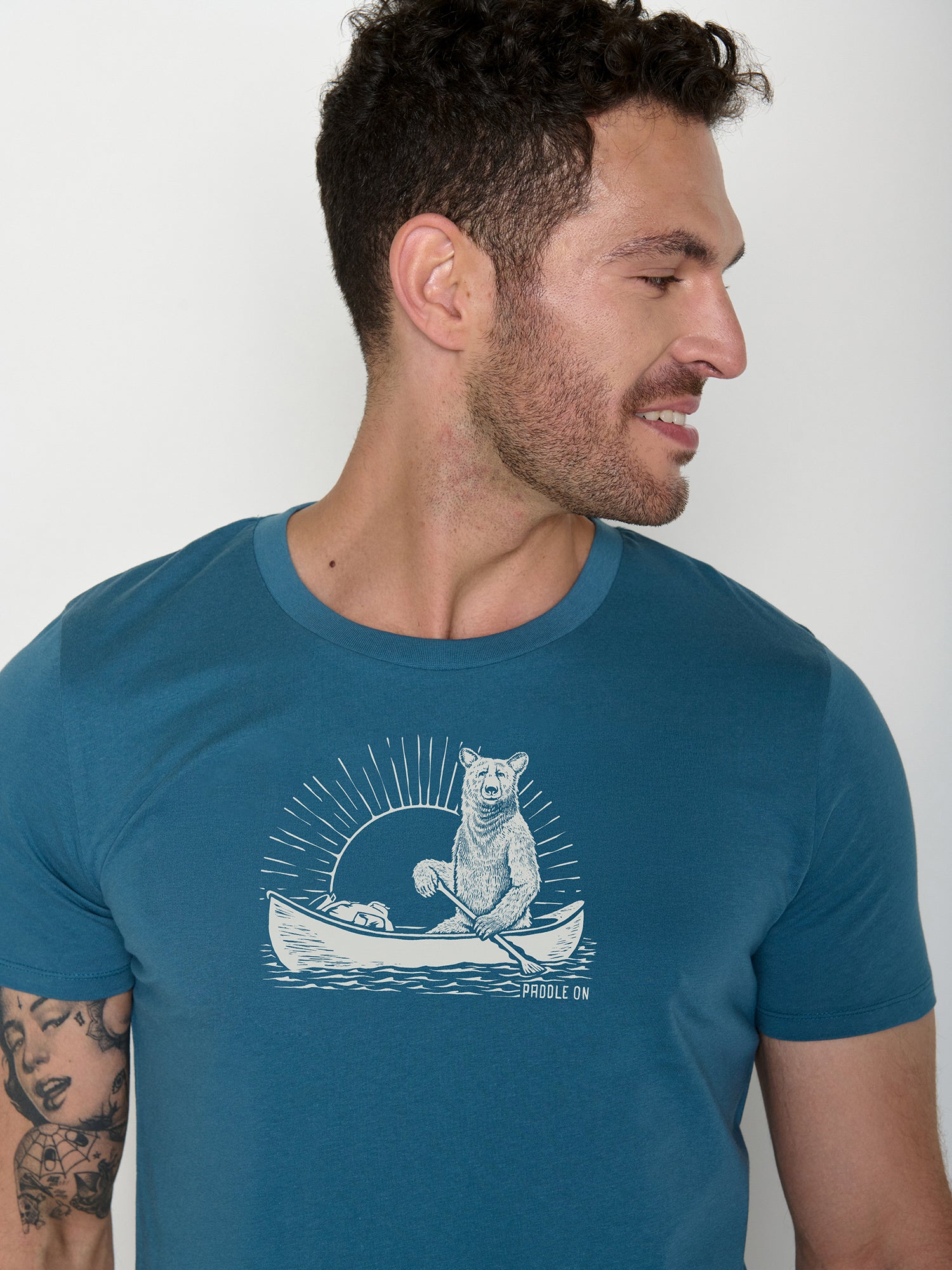 Tidal Blue: Sportliches T-Shirt aus Bio-Baumwolle für Herren [22380]